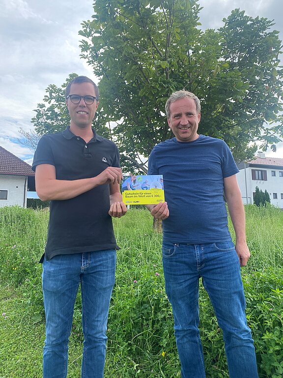 Foto_Gutscheinübergabe.jpg  
