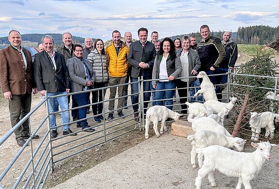 Besuch_Minister_Totschnig_Ziegenhof.jpg  