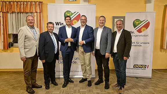 meisinger-mit-ehrengästen.jpg  